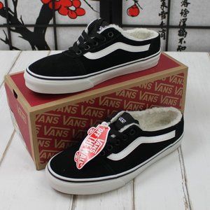 NWT Women's Vans Ward Mule Suede Sherpa Black/White Lace Up Shoe size 8